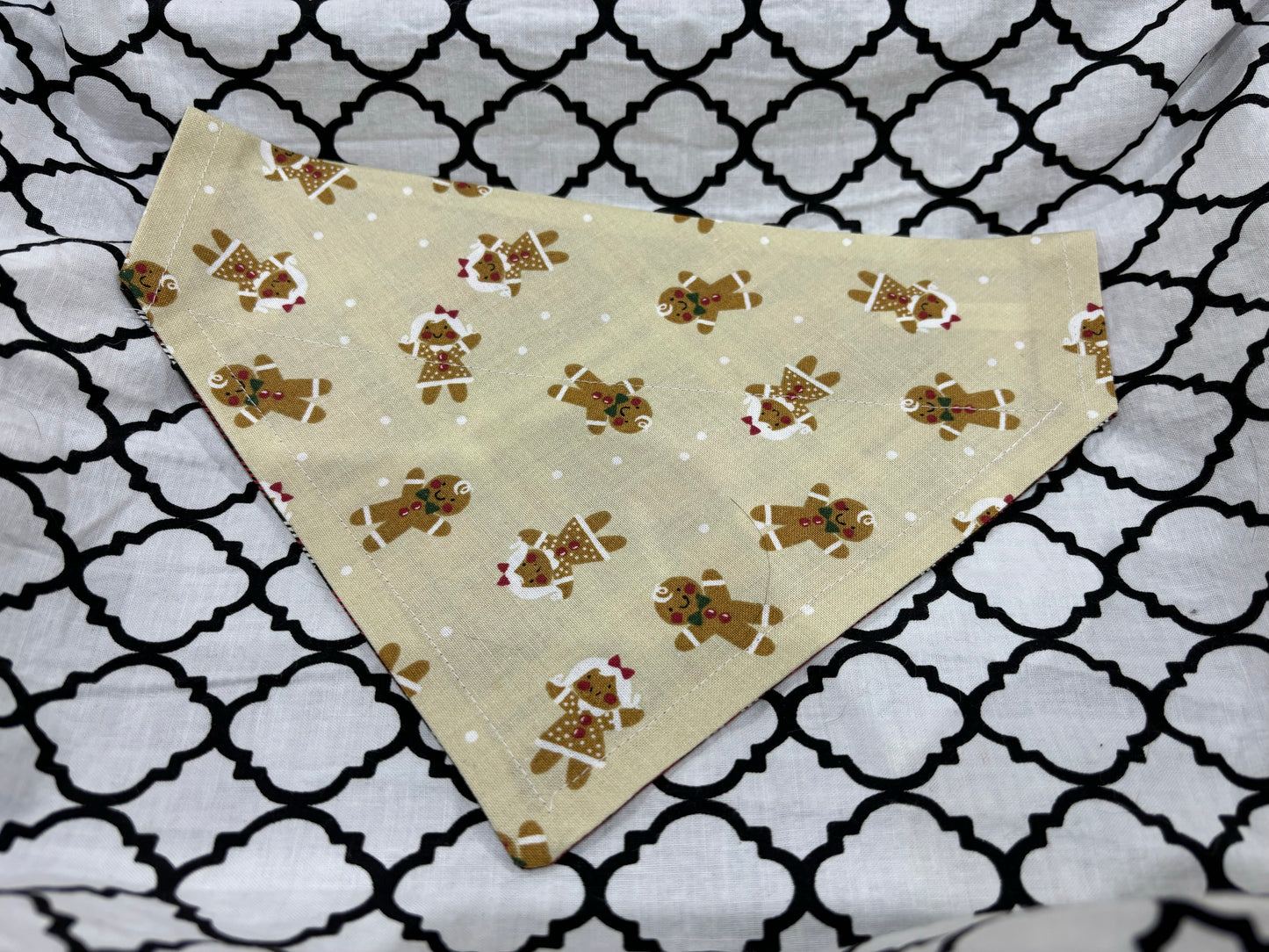 M ๐ Assorted Christmas Bandanas