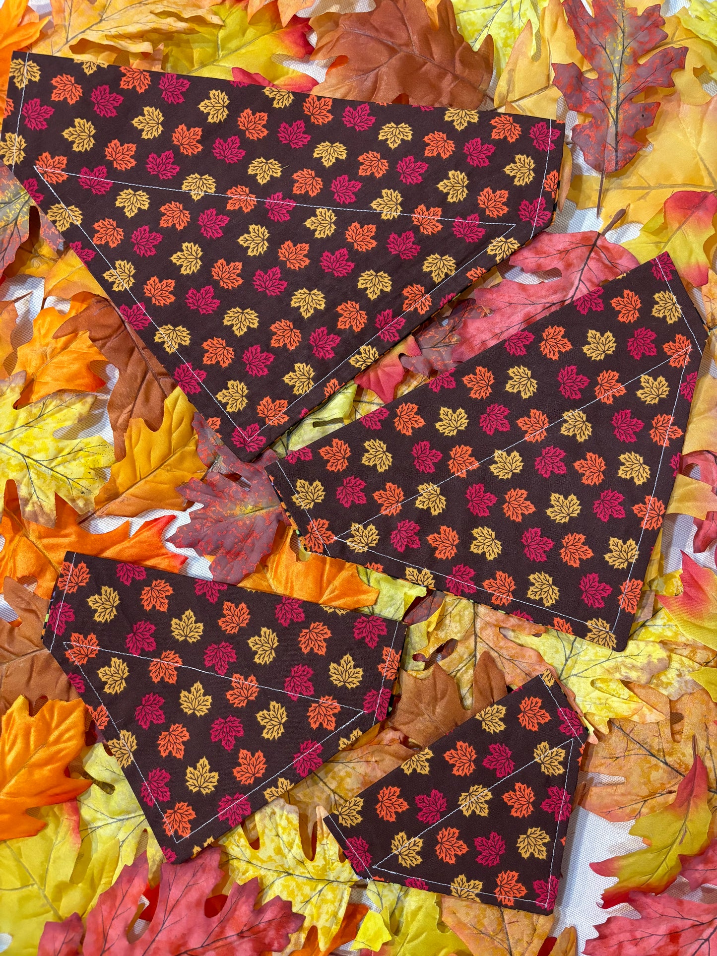 🎃Leafy Lantern Bandanas 🍁