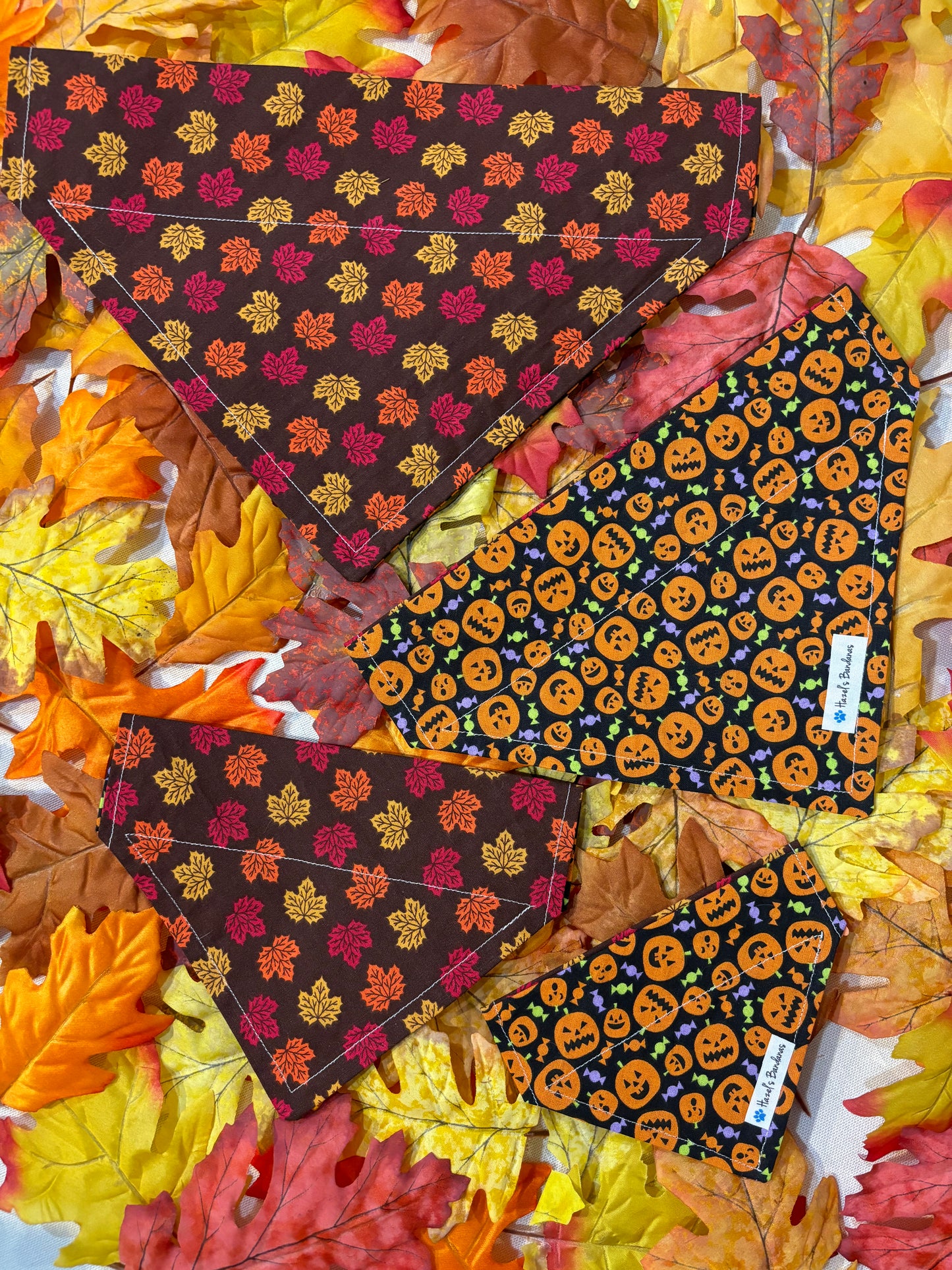 🎃Leafy Lantern Bandanas 🍁