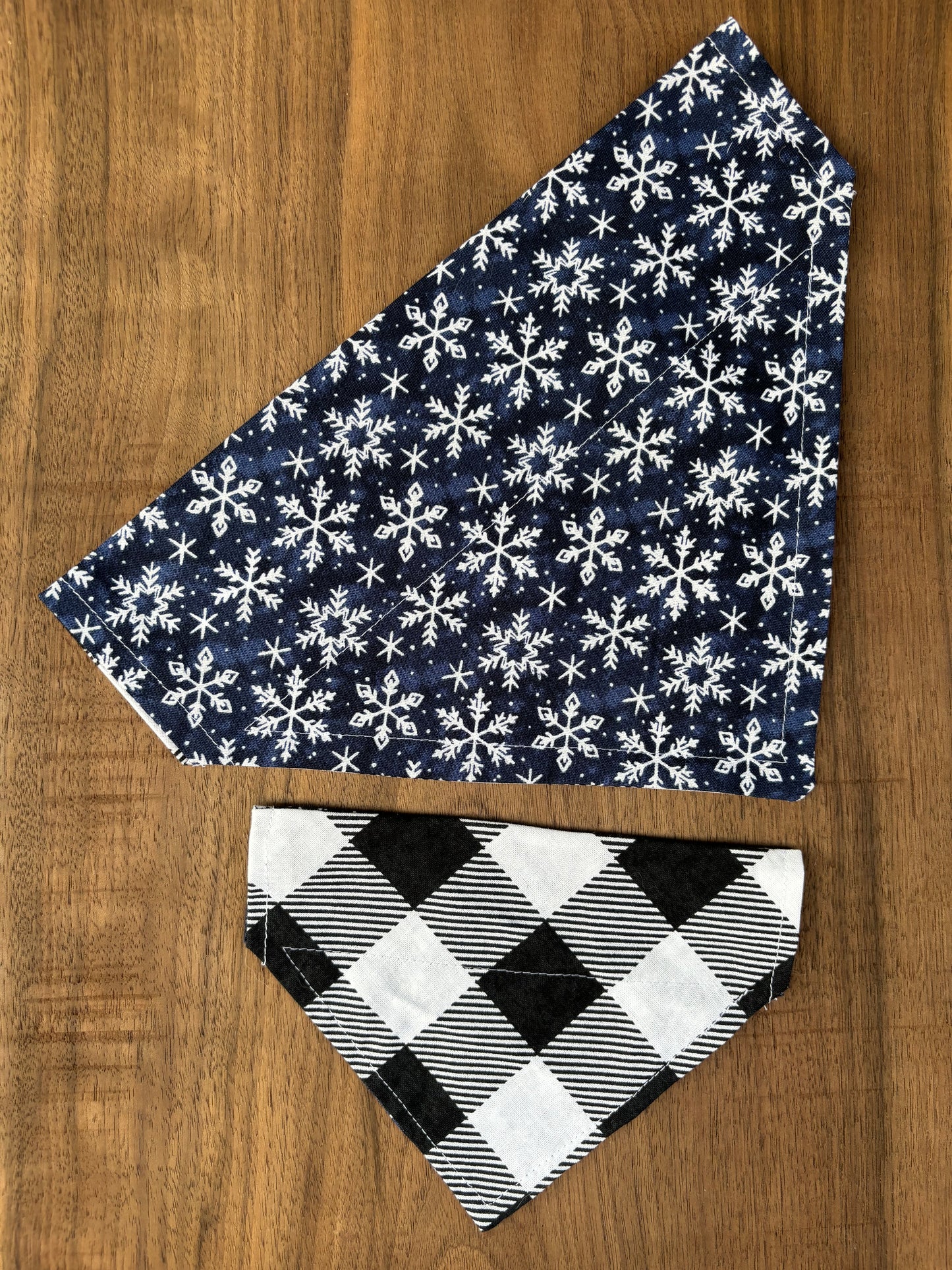 XS & M 🎄 Christmas Blue Snowflake/Black & White Plaid Bandana