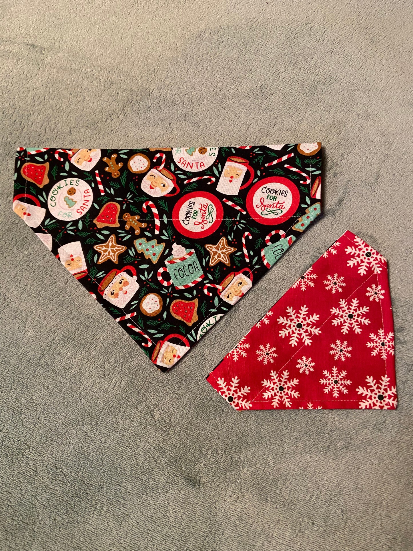 XS & S 🎄 Christmas bandanas (cookies for Santa/red snowflake)